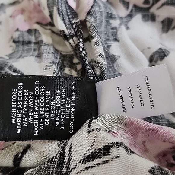 Torrid - Midi Swiss Dot Pleat Long Sleeve Dress in Brushstroke Multi Floral - Picture 9 of 13